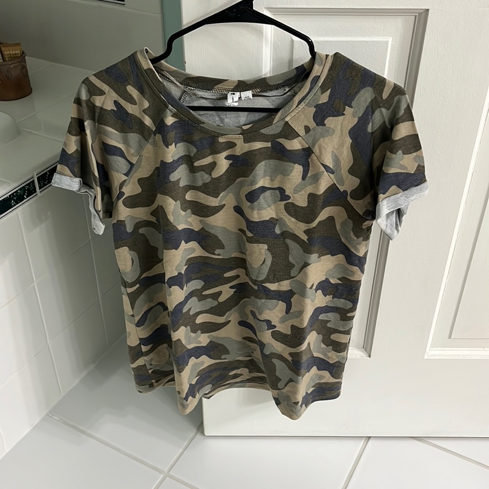 Cable & Gauge Camo Tee Sz M